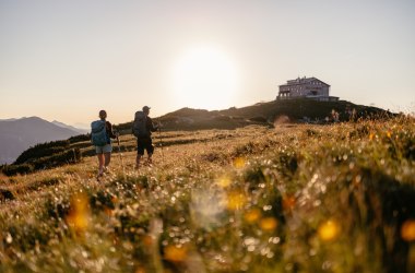 Long-distance hiking on the Viennese Alpenbogen., © Niederösterreich Werbung/Franziska Consolati