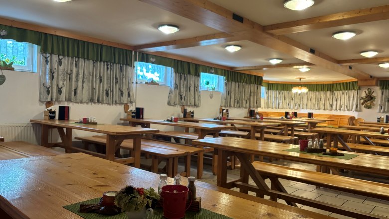 Interior view of the Berger wine tavern in Atzenbrugg, &copy; Heuriger Fam. Berger