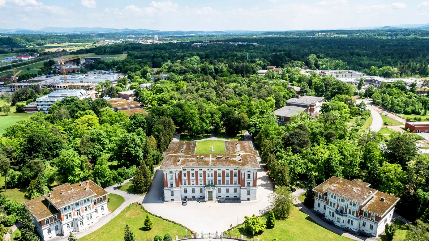 Aerial view of the Landesklinikum Mauer.