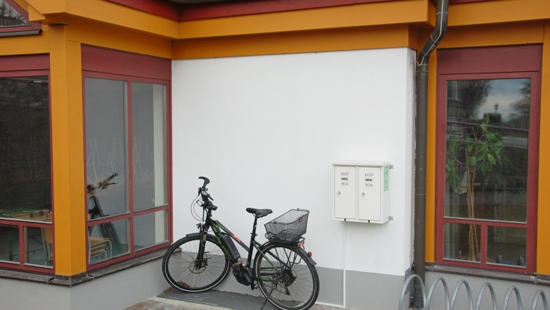 e-bike charging stations at the Kultursaal, &copy; Wolfgang Mayrhofer