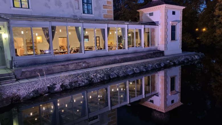 Moated castle, &copy; Sebastien Levier