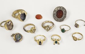 Rings with stones, © Landessammlungen Niederösterreich, UF-22958