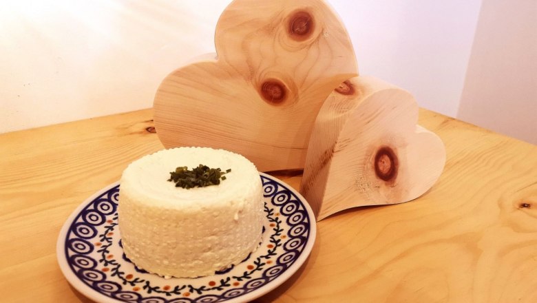 Home-made curd cheese, &copy; Barbara Kraft