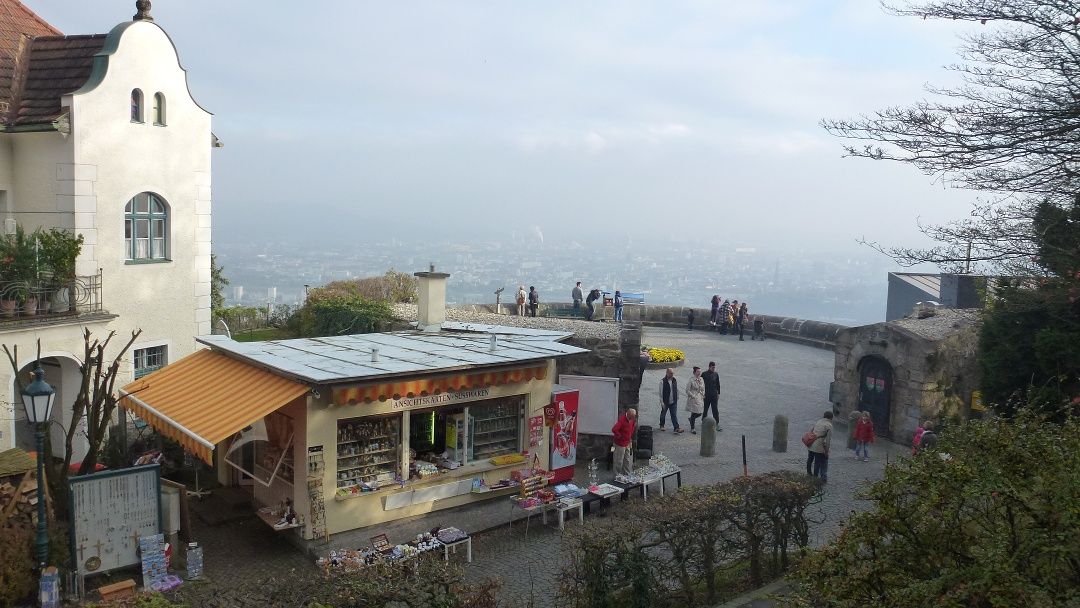 Viewing platform below the Baslilika