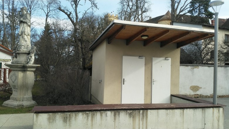 Doctor Rudolf Kraus-Platz public toilet, © Matthias R. Wurth