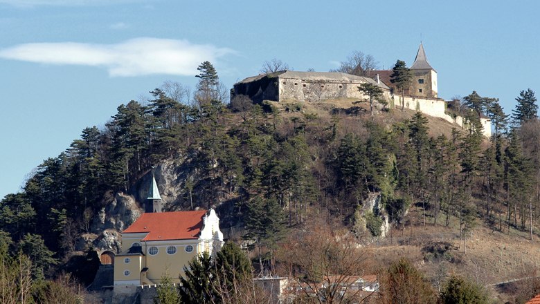 The castle hill of Pitten, © Karin Kühtreiber 2011