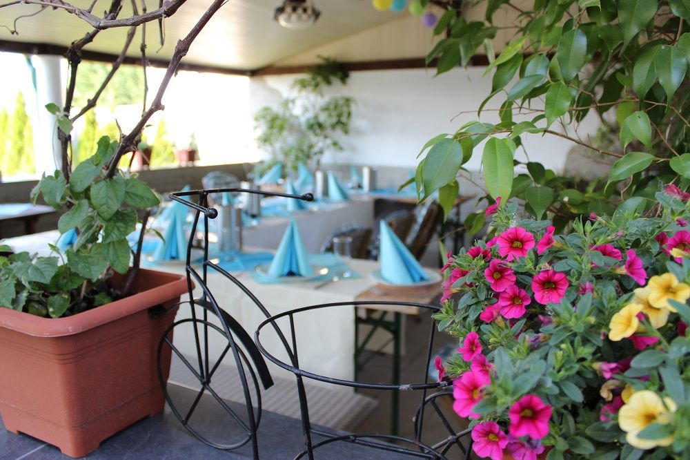 Strasser Inn