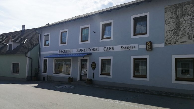 Exterior view, &copy; Roman Z&ouml;chlinger