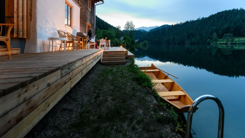 walster10_outside_evening_mood_jetty_boat_cgrapple, &copy; grapple