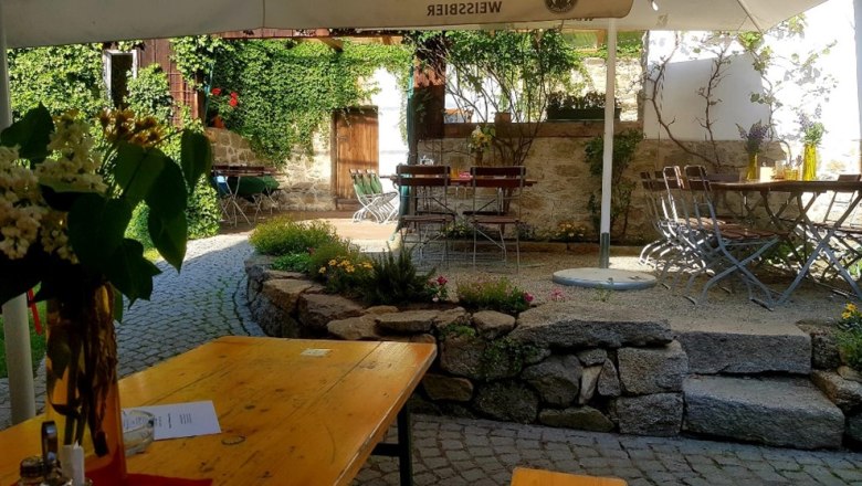 Inner courtyard guest garden, © Dorfbründl