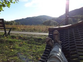 Raststation mit H&auml;ngematte am Wasserweg, &copy; Wiener Alpen in Nieder&ouml;sterreich