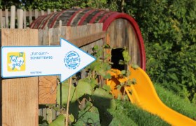 Directional arrow Step path, &copy; "Tut Gut!"