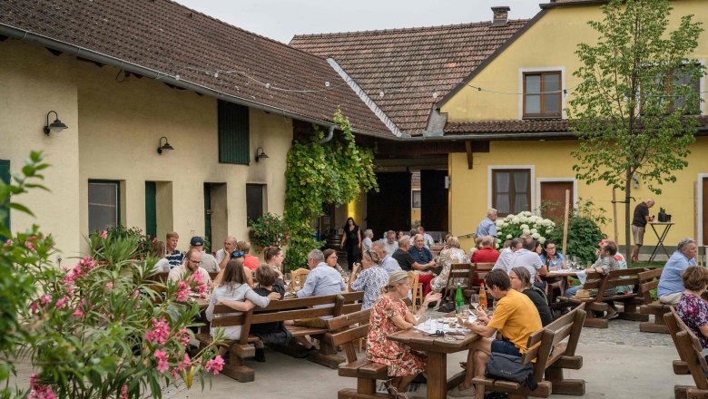 Top wine tavern in Ottenthal