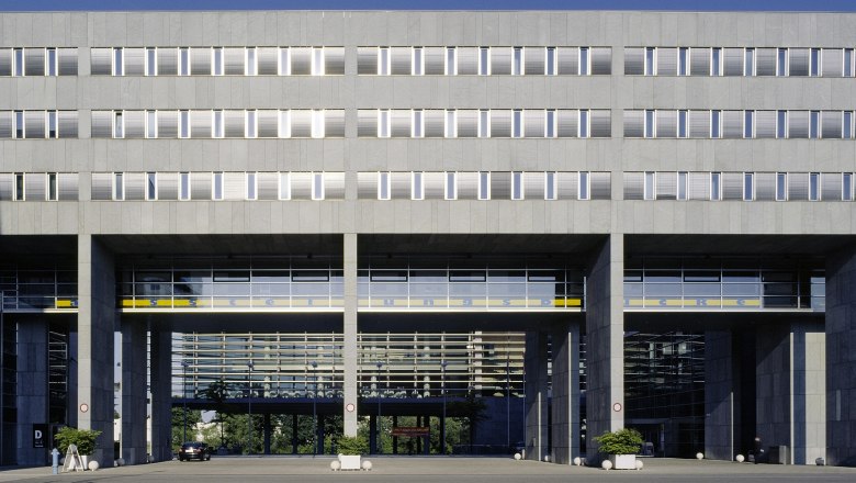 Architecture Exhibition Bridge, &copy; Bruno Klomfar