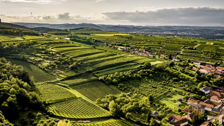 Krems Valley ("Kremstal-paudorf-fuchaberg-herbst-0925" in German), &copy; Robert Herbst