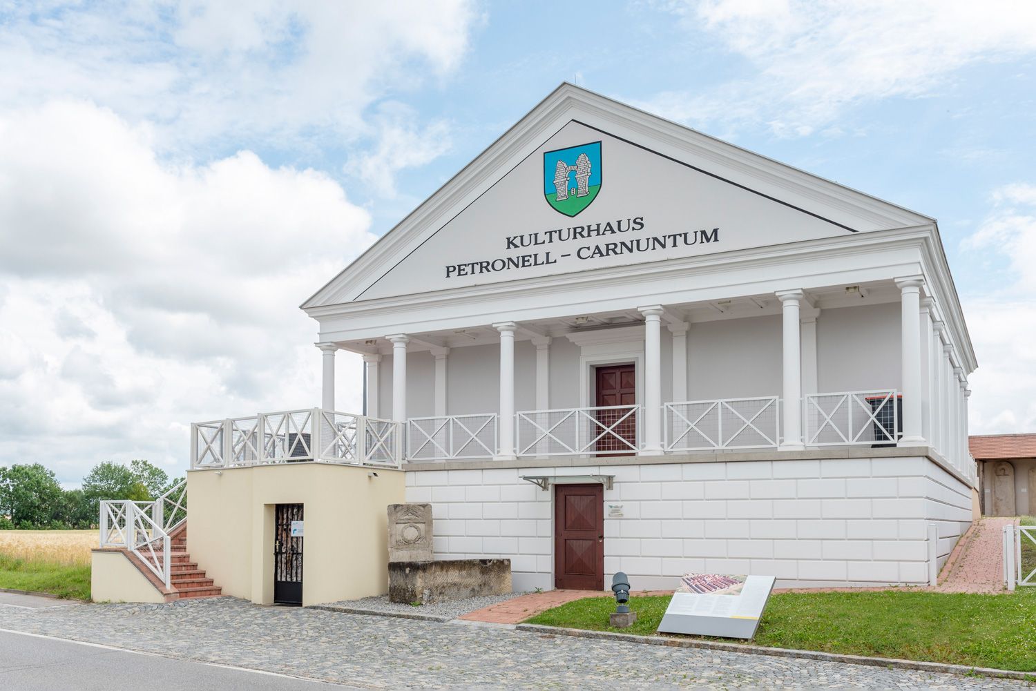 Kulturhaus Petronell-Carnuntum with classical façade and columns.