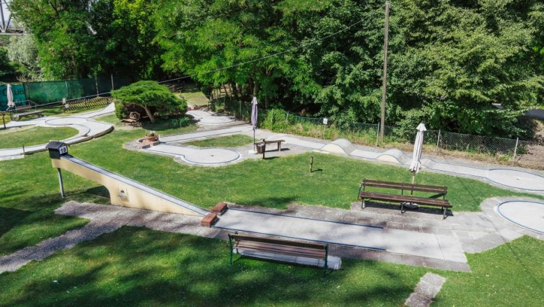 Minigolf course lane 18