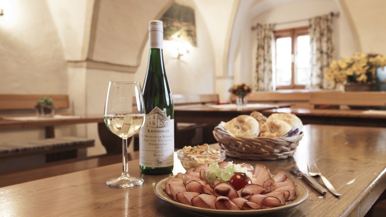 Wine from the winery Kronberger Karl, © Monika Loeff