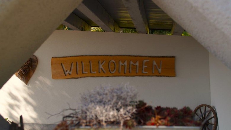 Welcome to, © Melanie Roseneder