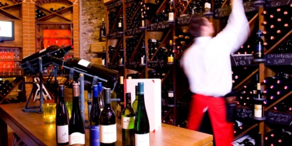 Wine shop, © Robert Herbst