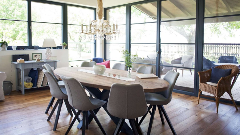 Living room in the 5-person house Dining table, Rohrau