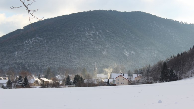 View from the courtyard in winter, © Familie Reischer