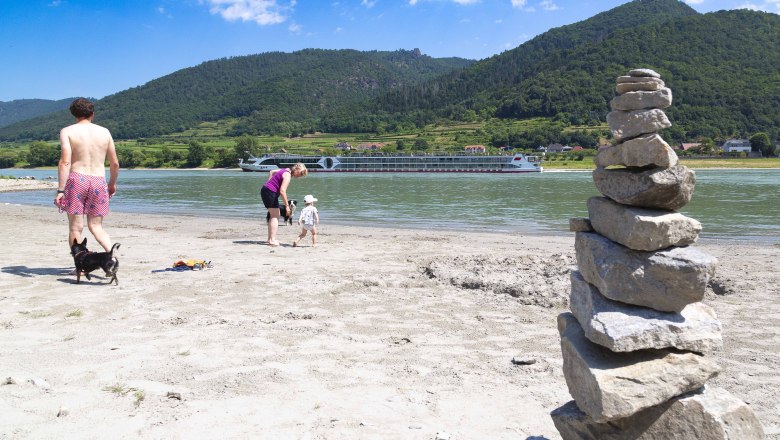 Danube beach in Spitz, &copy; Donau N&Ouml; Tourismus_Barbara Elser