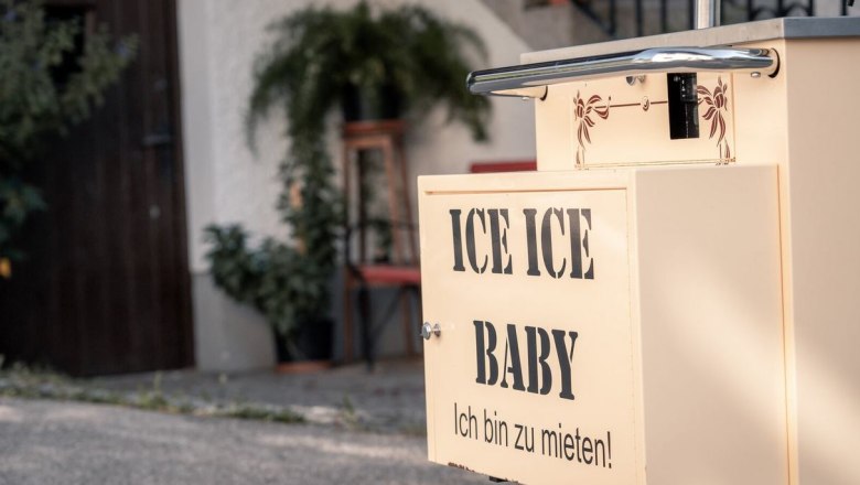 Farm ice cream, &copy; Gerald Demolsky