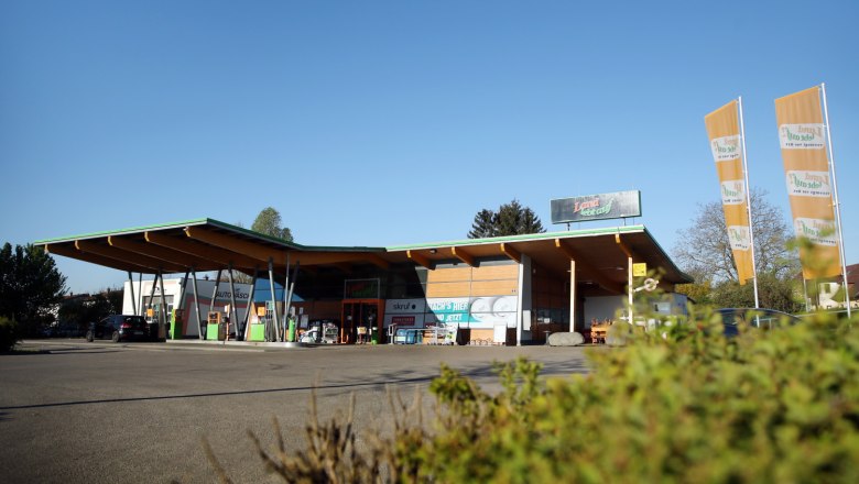 Land lives on Luger, &copy; Weinfranz