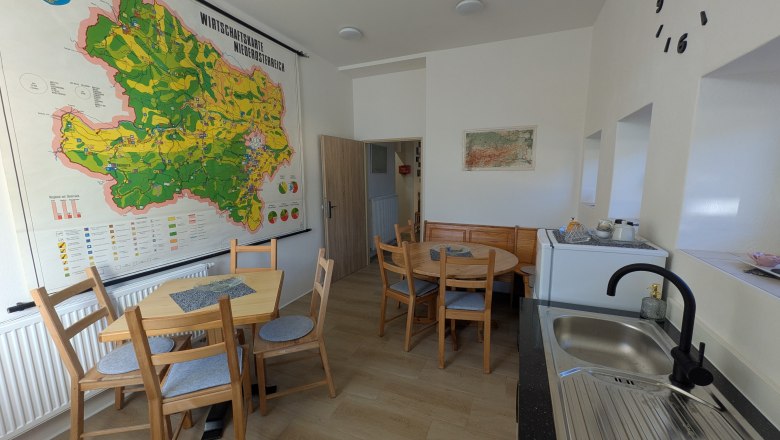 Kitchen, &copy; A.V. Heinrichs