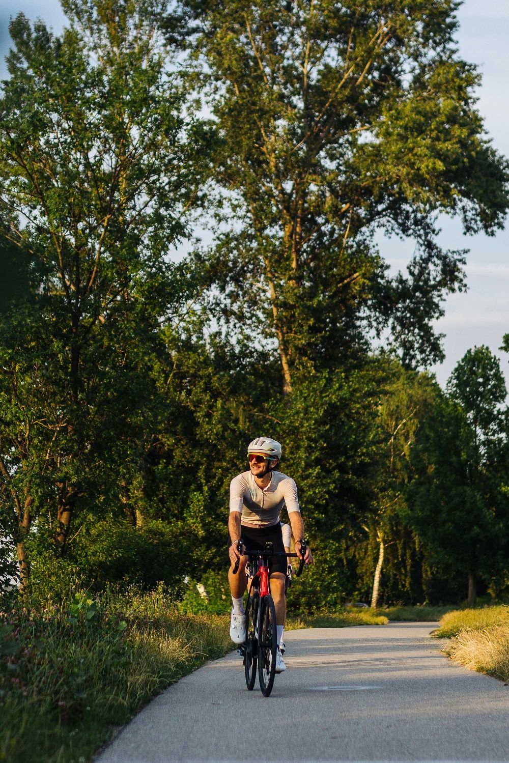 On the Danube cycle path near Mautern