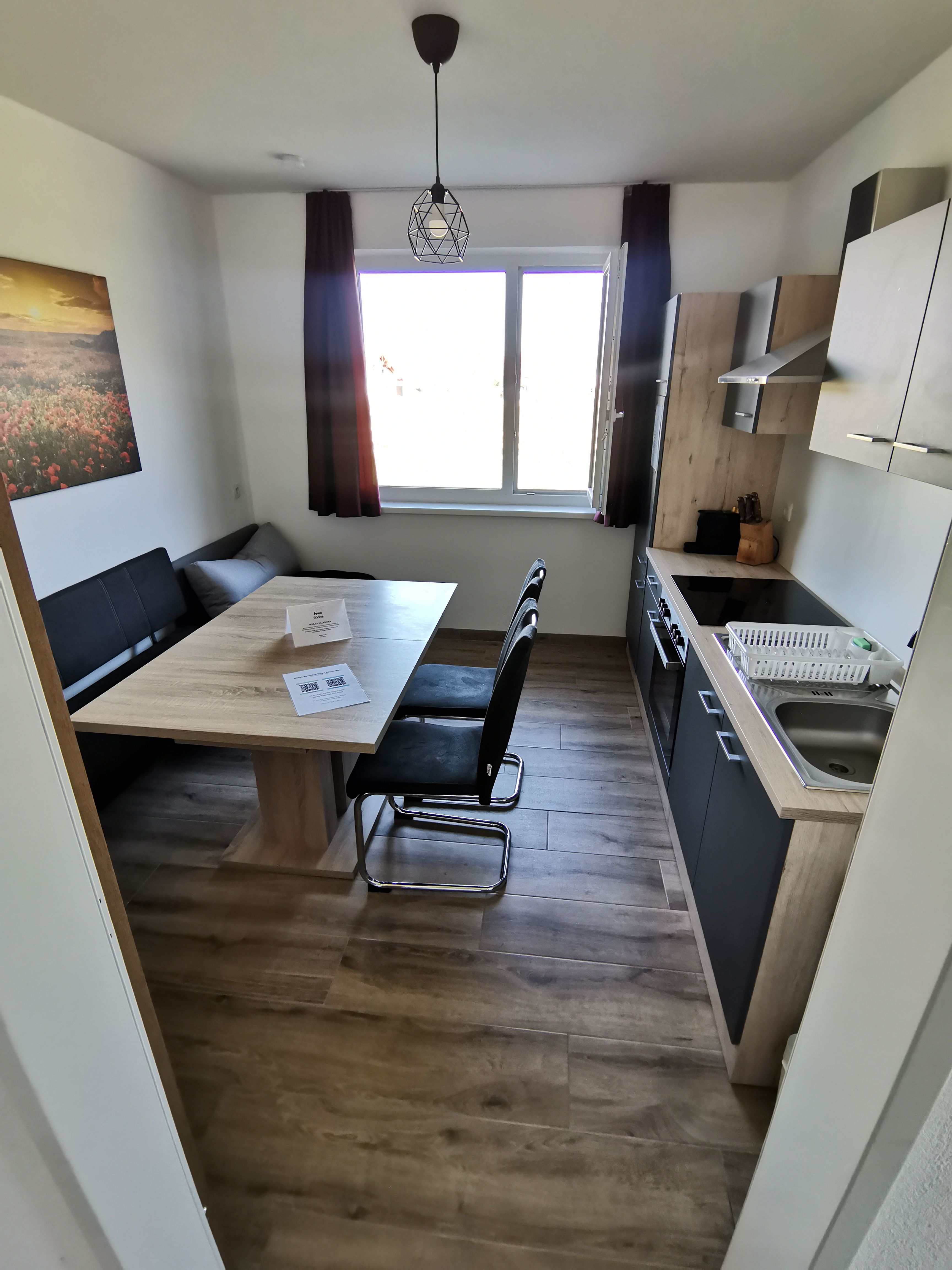 Eat-in kitchen
