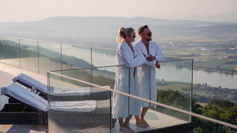 Infinity Pool außen Hotel Schachner, © Hotel Schachner/MIKUmedia