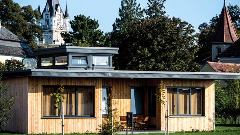 The 16 cottages in the Schlosspark offer comfort at the highest level., © Nik Pichler