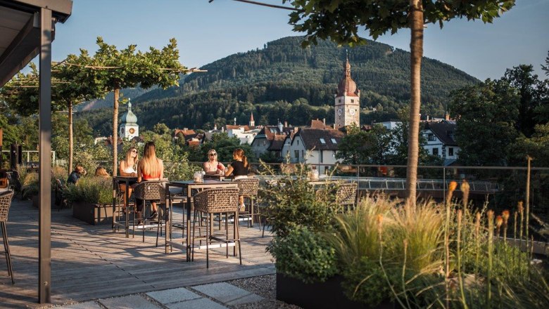 Iron Road Castle, &copy; Dominik Stixenberger
