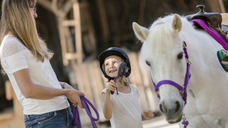 Riding lessons, © schwarz-koenig.at