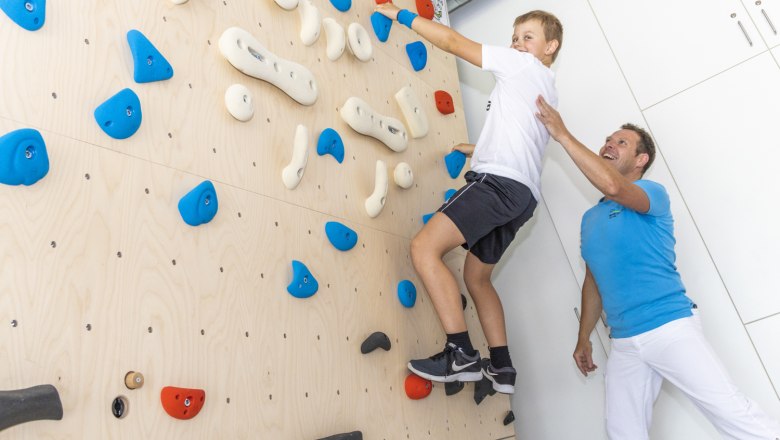 Climbing wall for beginners and advanced climbers, © Emotion Therapiezentrum GmbH