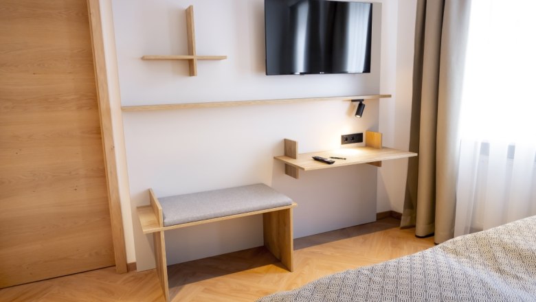 Bedroom, &copy; Denise Lenz