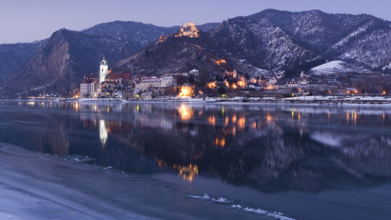 Romantic winter landscape with a view of Dürnstein, © Donau Niederösterreich / Lachlan Blair