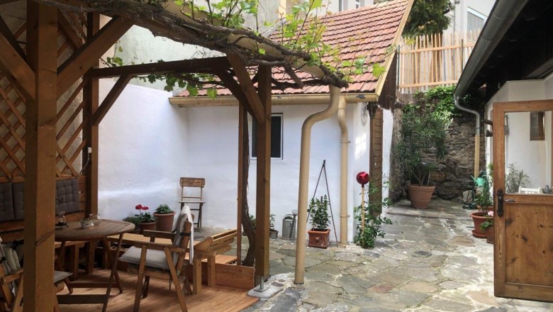 Romantic inner courtyard, © Christina Hirtzberger-Wimmer