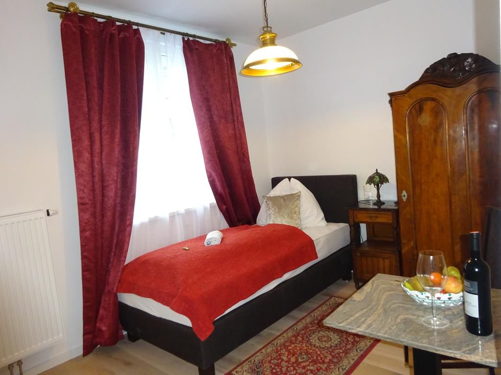 Single room with antique furniture, tastefully decorated