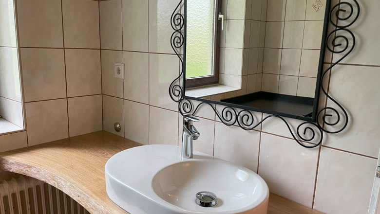 Bathroom, &copy; Andrea Seidl