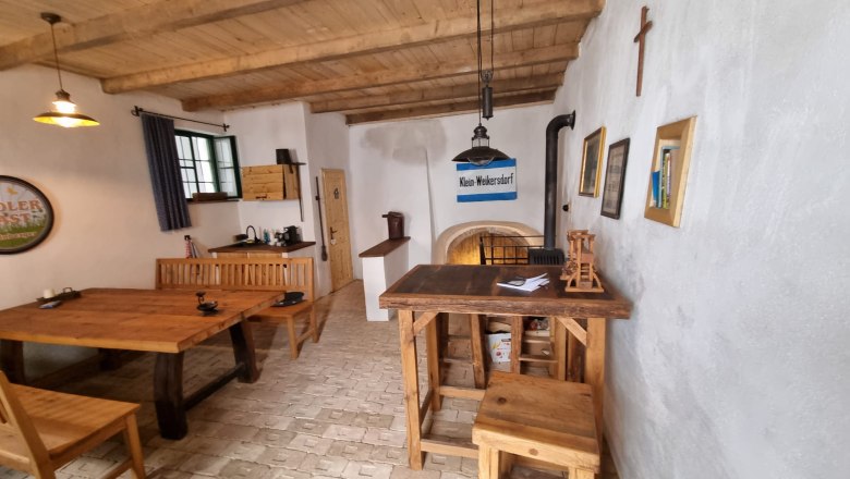 Resting also possible in the cellar, &copy; Radlerrast Kleinweikersdorf