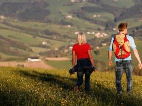 Auf Wandertour zur Elisabethwarte, &copy; schwarz-koenig.at
