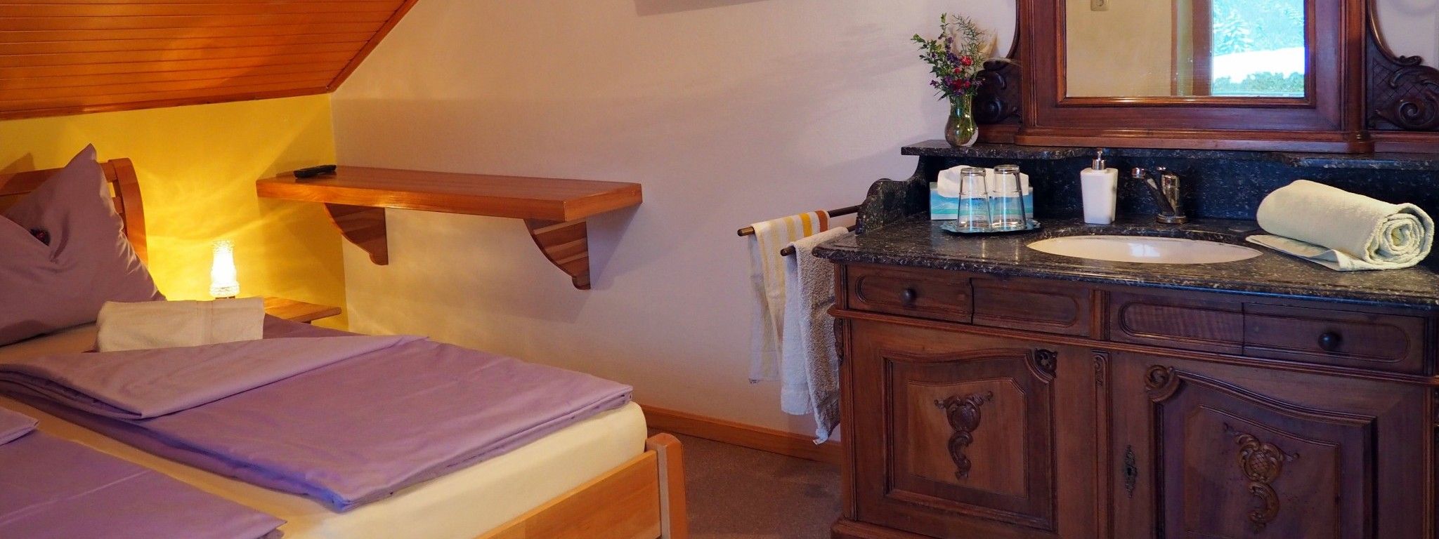 room-evening-sun-washbasin