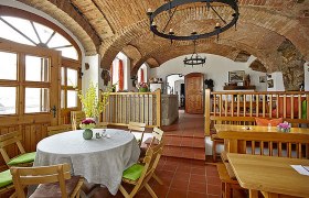 Interior view of J&auml;ger winery and wine tavern, &copy; Weingut J&auml;ger