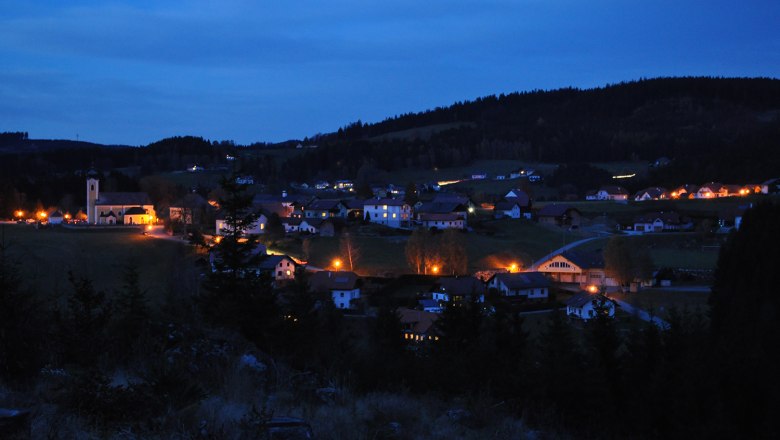 Dorfstetten in the evening, &copy; H&ouml;bart
