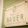 Schild, © © Weingut Josef Bauer