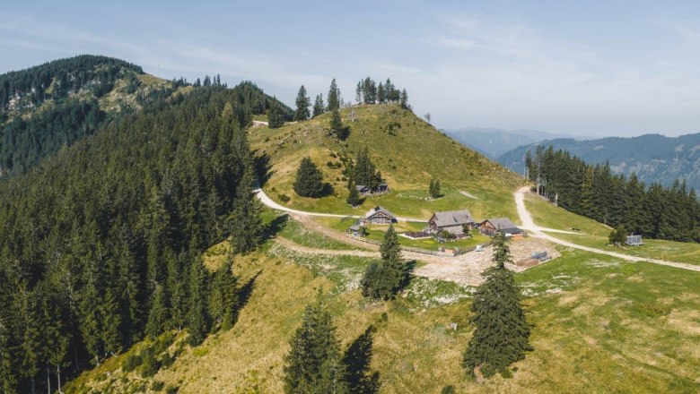 Seven huts, &copy; Gerald Demolsky