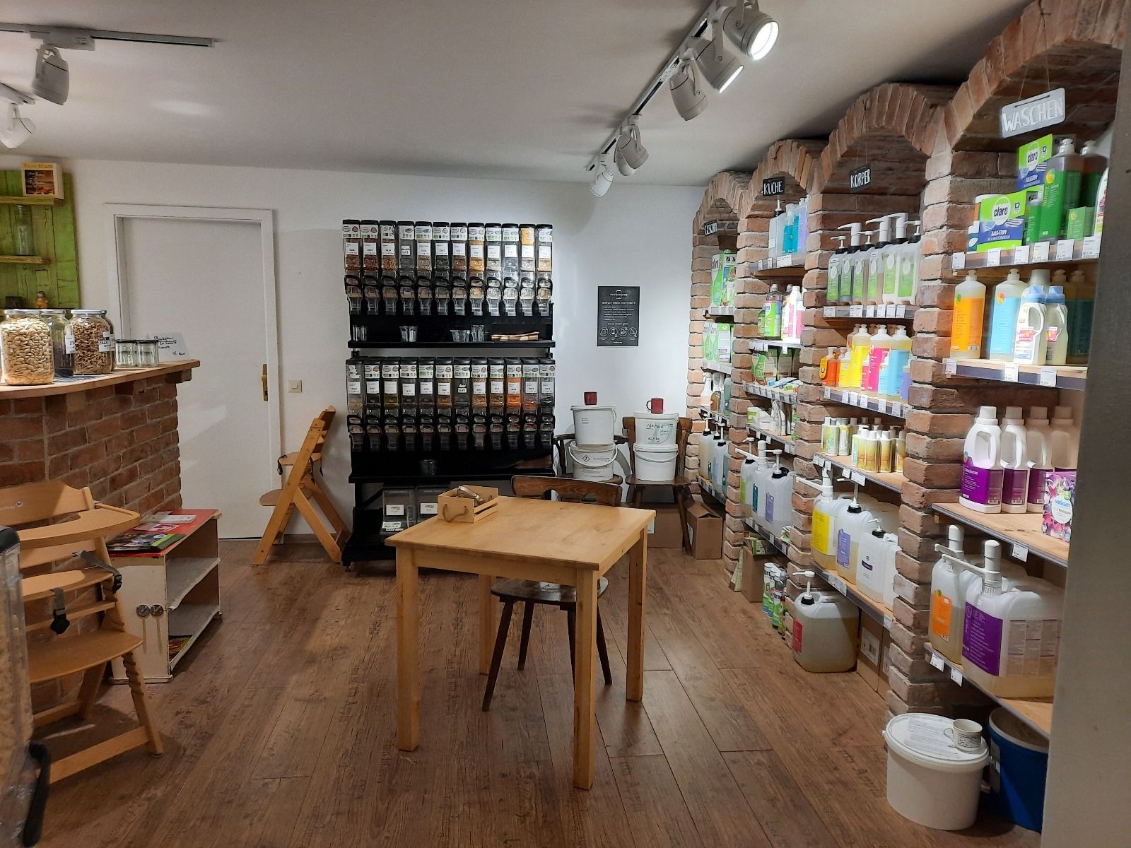 unpacked & refillable